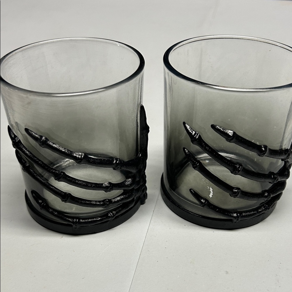 Skeleton hand drinking glasses tumblers